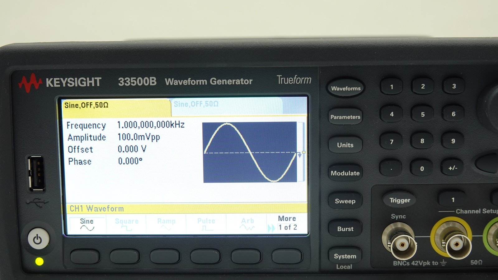 Keysight 33522B Waveform Generator / 33500B Series / 30 MHz / 2 Channels / 250MSa/s