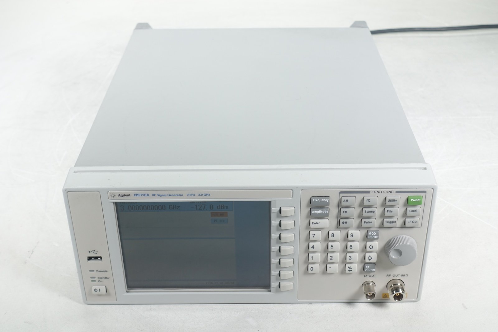 Keysight N9310A RF Signal Generator / 9 KHz to 3 GHz