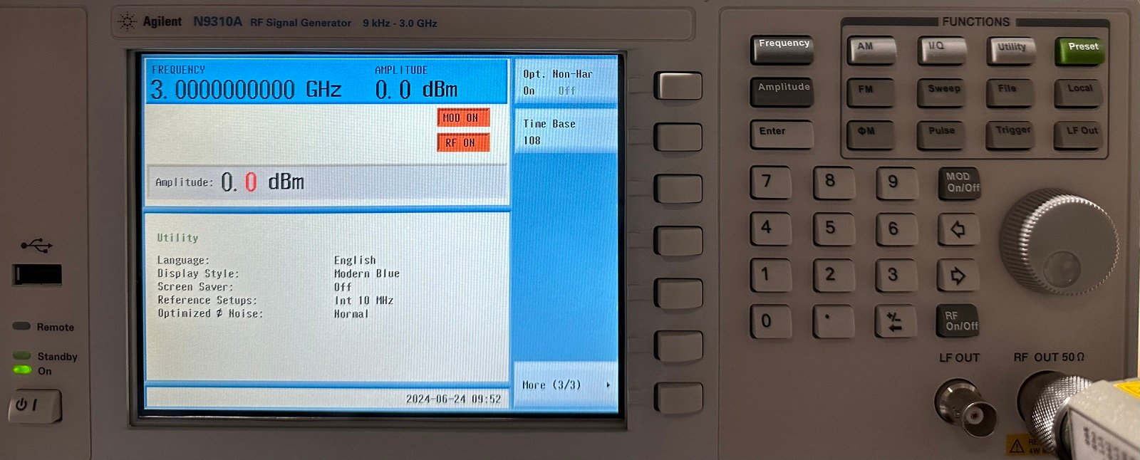 Keysight N9310A RF Signal Generator / 9 KHz to 3 GHz