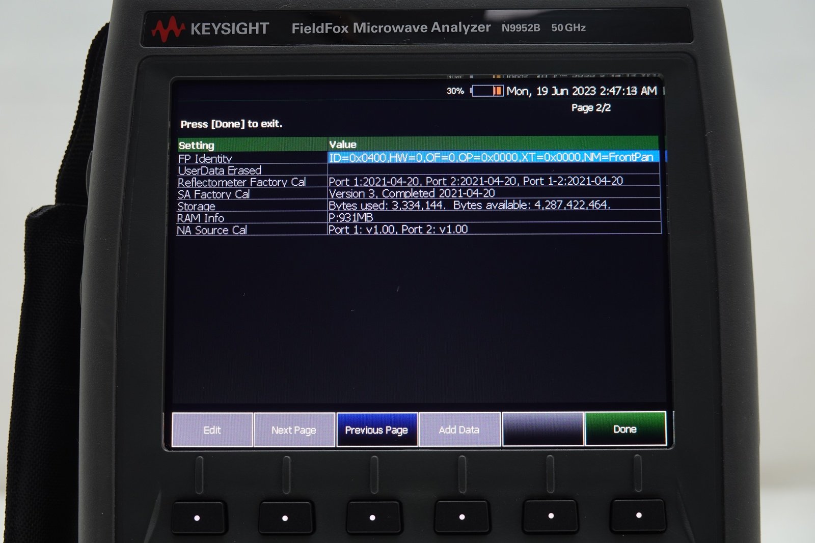 Keysight N9952B FieldFox Handheld Microwave Analyzer / 300 kHz to 50 GHz