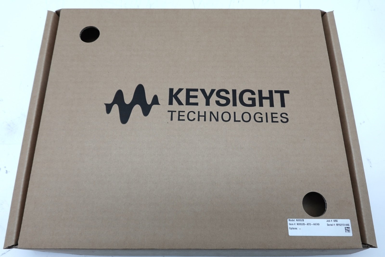 Keysight N9952B FieldFox Handheld Microwave Analyzer / 300 kHz to 50 GHz