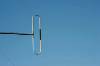 A dipole antenna